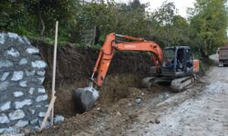 ALTINORDU'DA YOLLARA TAŞ DUVAR KALKANI