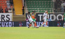 Trendyol Süper Lig: Corendon Alanyaspor: 0 Trabzonspor: 0 (İlk yarı)
