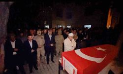 Ankara'dan getirilen gazi Mirza Keskin'in naaşı, Yüksekova'da düzenlenen törenle toprağa verildi
