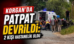 Korgan’da patpat devrildi: 2 kişi hastanelik oldu
