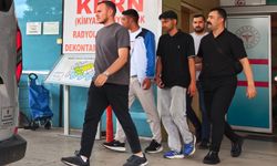 Tekme tokat dövdükleri gencin kolyesini çalıp kaçtılar