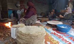 Samsun'da kadınlardan imece usulü yufka geleneği