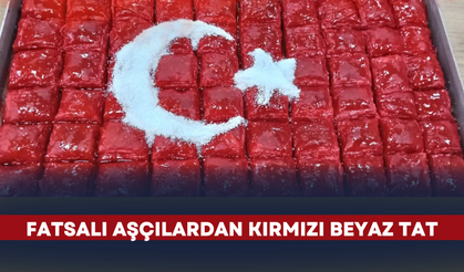 Fatsalı aşçılardan kırmızı beyaz tat: Türk bayraklı baklava