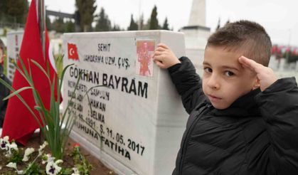 Samsun'da mezarlıklar ziyaretçilerle doldu taştı: Şehitliklerde hüzün