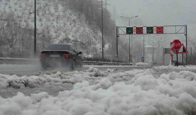 Samsun-Ordu karayolunda kar yağışı