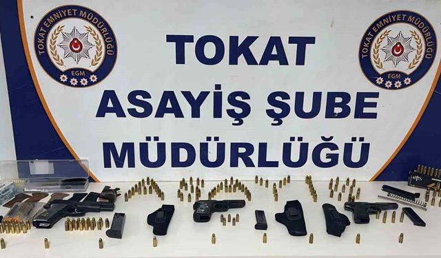 Tokat'ta polis delil aradı, cephanelik buldu
