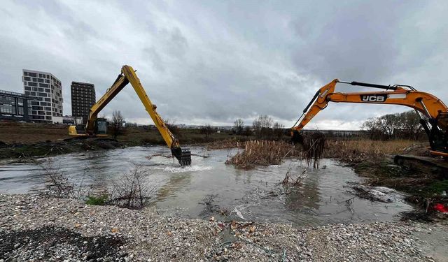 Ankara'da sağanak Çubuk Deresi'nin taşmasına neden oldu