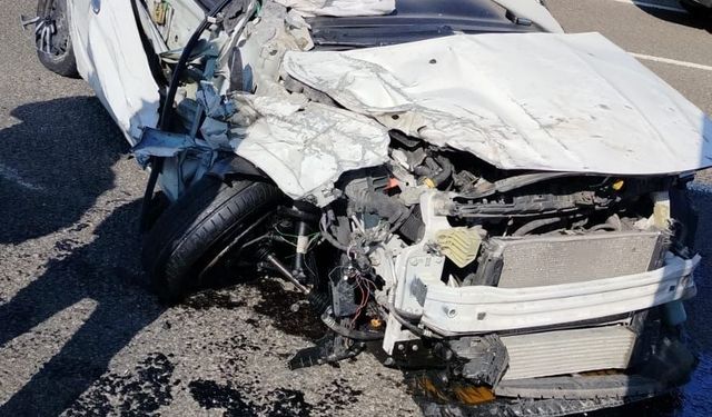 Ankara'da tıra çarpan otomobil taklalar atarak durabildi: 1 ağır yaralı