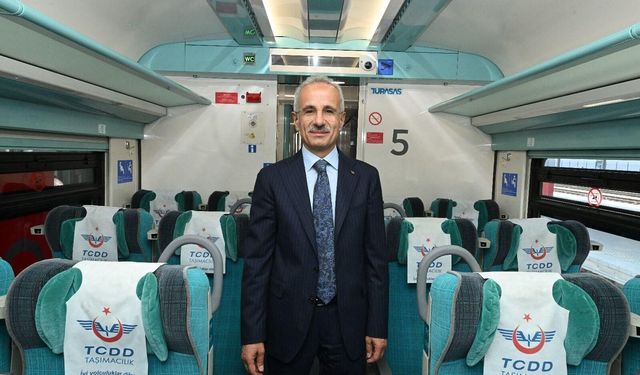 Bakan Uraloğlu: 'Ankara-Sivas hattımız ile açıldığı günden bu yana 2 milyon 356 bin 815 yolcumuza hizmet verdik'