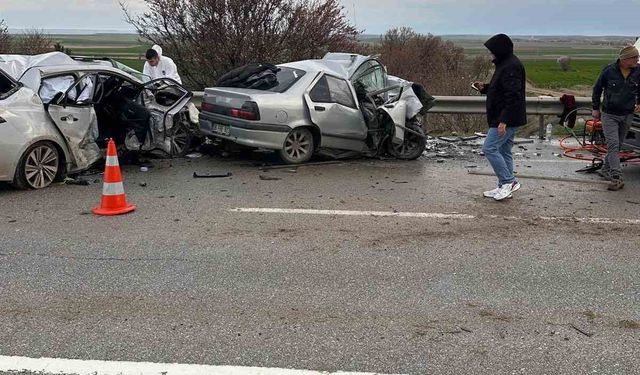 Eskişehir-Ankara yolunda feci kaza: 4 ölü, 2 yaralı