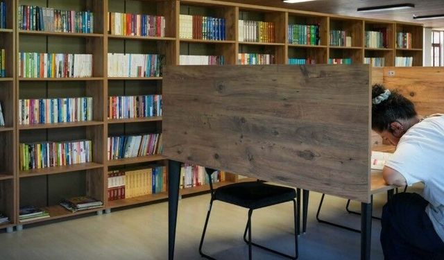Trabzon'da kütüphaneler on binlerce kişiyi ağırlıyor
