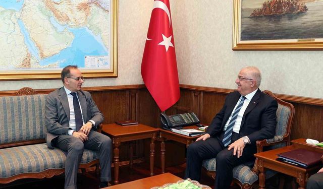 Bakan Güler, İtalya'nın Ankara Büyükelçisi Manzo'yu kabul etti