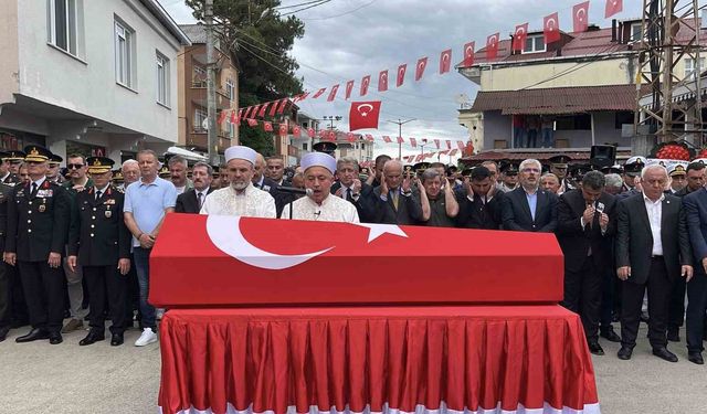 Eskişehir'de şehit olan uzman çavuş Samsun'da toprağa verildi