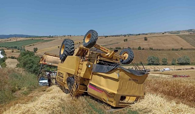 Samsun'da biçerdöver devrildi: 1 yaralı