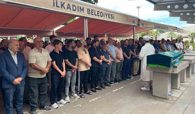 Samsun'un 'Çaydanlıkçı Zeki'si son yolculuğuna uğurlandı