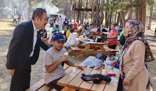 Ankara'da 'Engelsiz Yaşam Pikniği'nde engelli vatandaşlar bir araya geldi