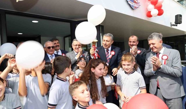 Trabzon'da ilk ders zili çaldı