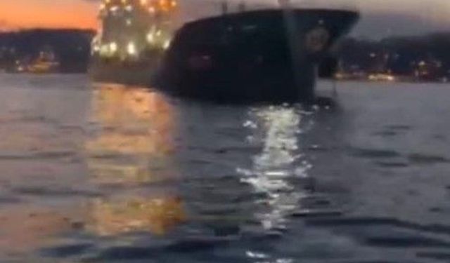 İstanbul Boğazı'nda facianın eşiğinden dönüldüğü anlar kamerada