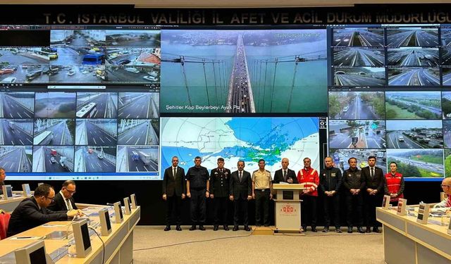 İstanbul Valisi Davut Gül: 'Yarın da okullarımız tatil edildi'