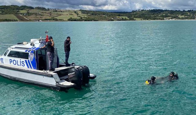 Sinop'ta teknenin alabora olması nedeniyle kaybolan polisin cesedine Ankara ve Samsun'dan gelen dalgıç polislerin desteğiyle ulaşıldı