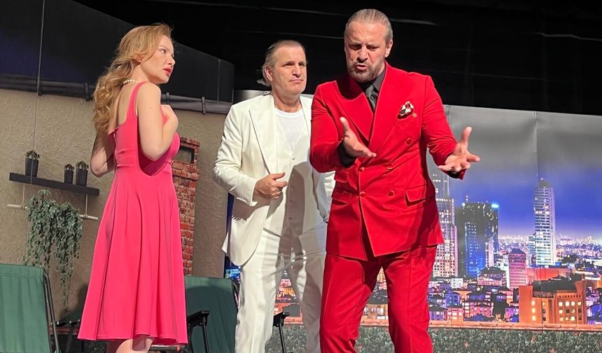 “AYNI ÇATI ALTINDA” Fatsa’da hem güldürdü hem düşündürdü