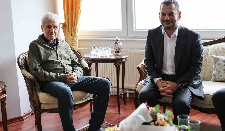 Trabzonspor eski başkanı Atay Aktuğ hayatını kaybetti