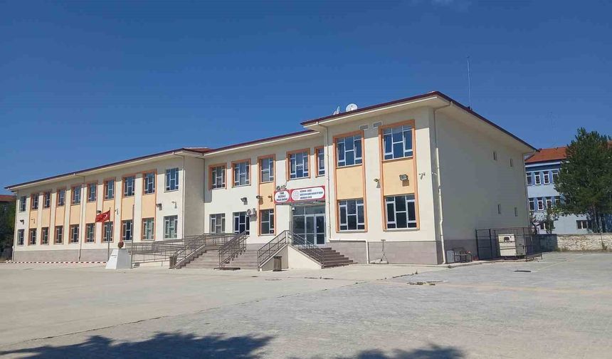 Gediz Yunus Emre MTAL bünyesinde ortaokul bölümü açıldı