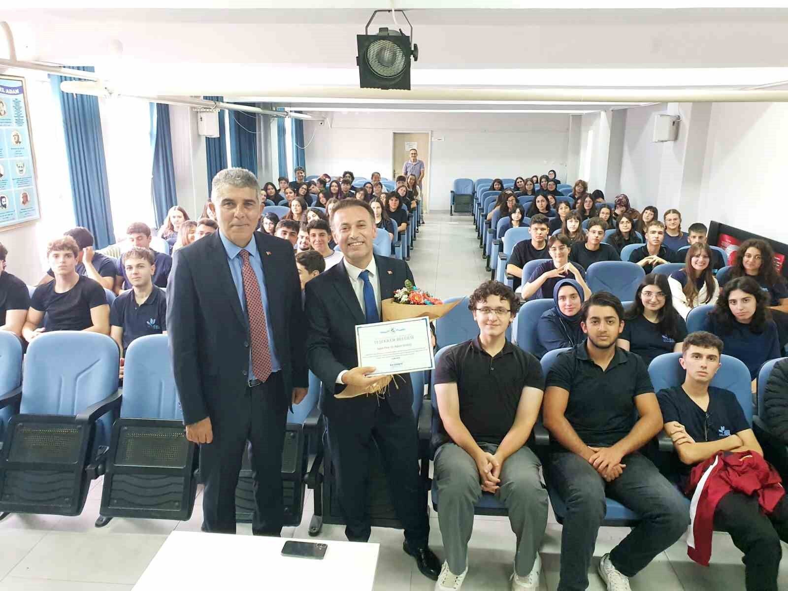 Samsun'da 30 akademisyen 30 farklı lisede ilk derse konuk oldu