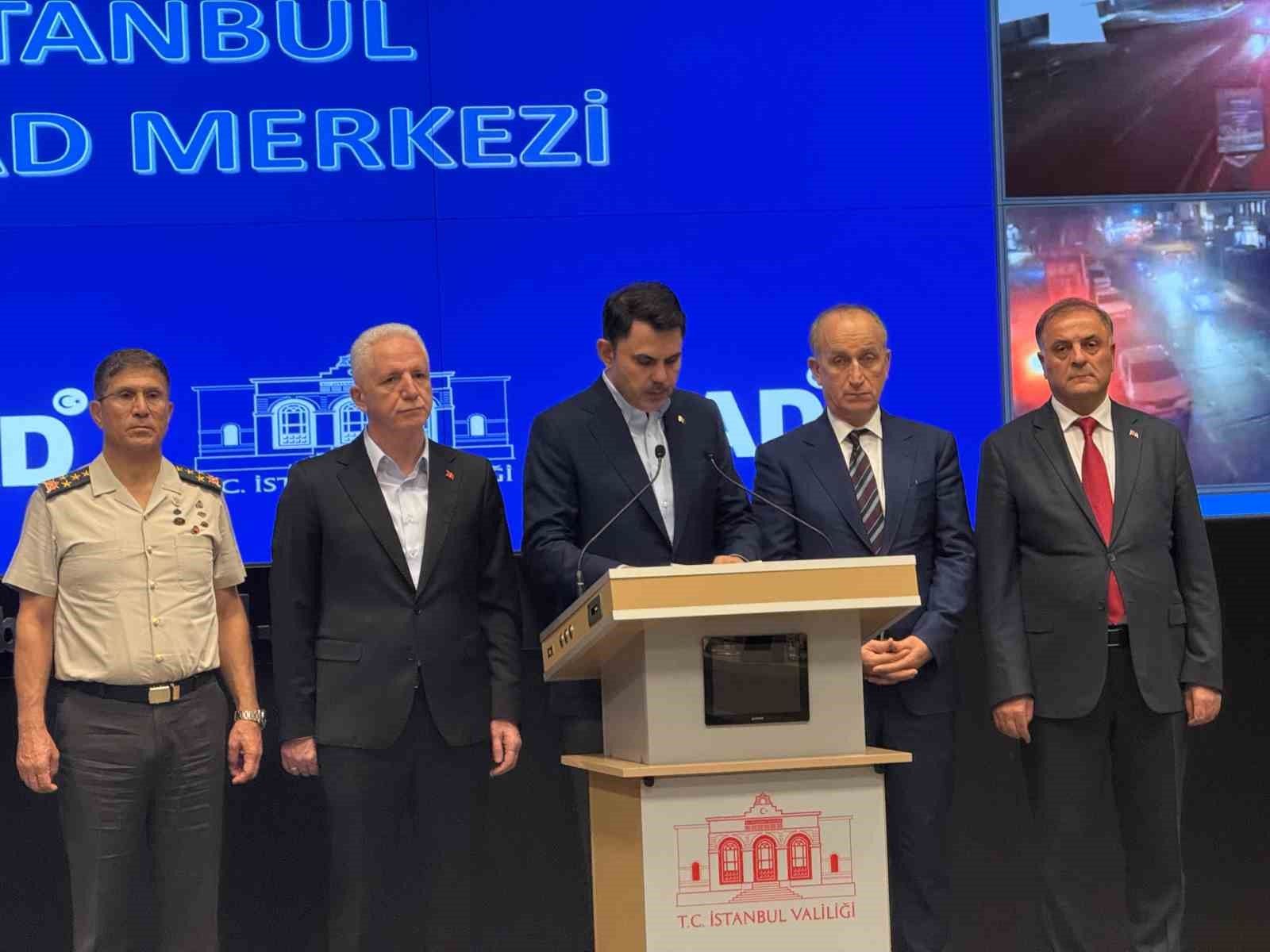 Bakan Kurum: 'İstanbul'da güvenlik birimlerimiz 3 bin 57 vatandaşımızı sağ salim kurtardılar ve güvenli alanlara taşıdılar'